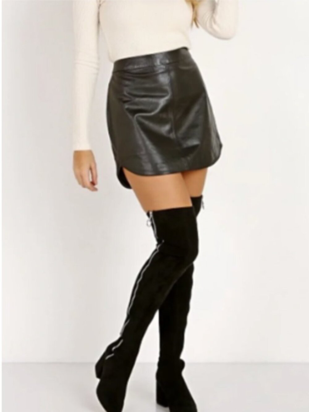 BB Dakota Black Genuine Pig Leather Mini Skirt | Size 6